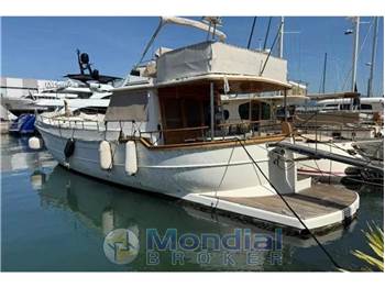 MENORQUIN Yacht 180