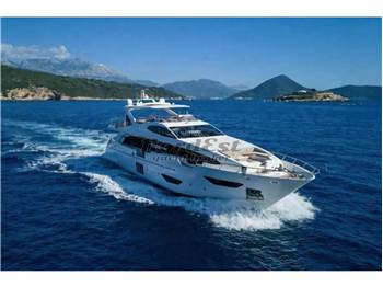 Azimut Grande 30 (3 cabins)