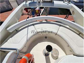 Ferretti 46