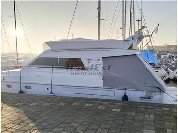 Ferretti 39