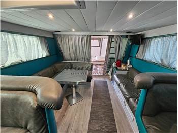 Ferretti 39