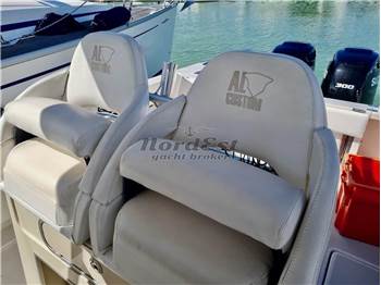 AL Custom 30 WA Walkaround