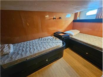 Cantieri di Sarnico Maxim 40