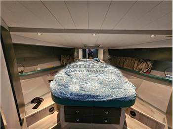 Ferretti 39