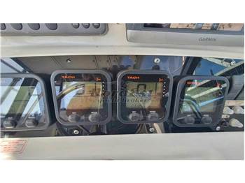 Boston Whaler Conquest 28