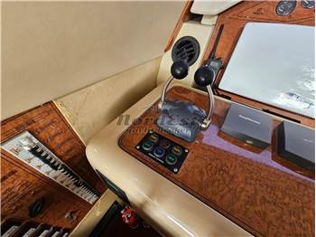 Ferretti 46