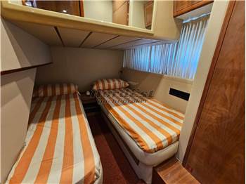 Ferretti 46