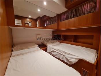 Mochi Craft Dolphin 64 Cruiser