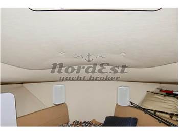 Pursuit Tiara 3070