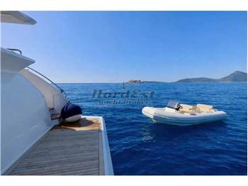 Azimut Grande 30 (3 cabins)