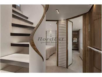 Azimut Grande 30 (3 cabins)