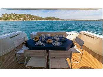 Ferretti 72
