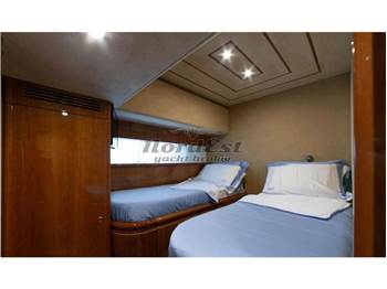 Ferretti 72