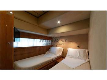 Ferretti 72
