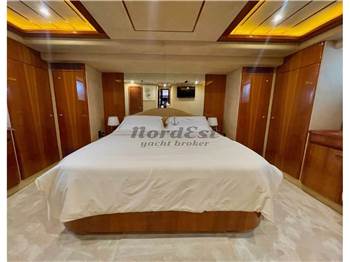 Ferretti 72