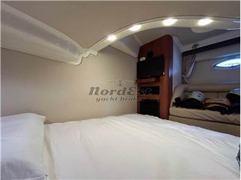 Monterey 375 Sport Yacht