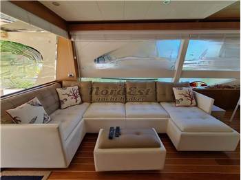 Mochi Craft Dolphin 64 Cruiser