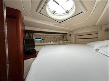 Monterey 375 Sport Yacht