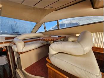 Ferretti 46