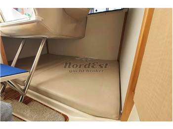 Boston Whaler Conquest 28