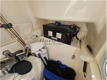 Boston Whaler 240 Outrage