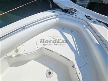 Boston Whaler 240 Outrage