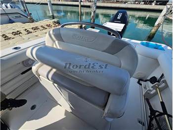 Boston Whaler 240 Outrage