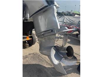 Boston Whaler 240 Outrage