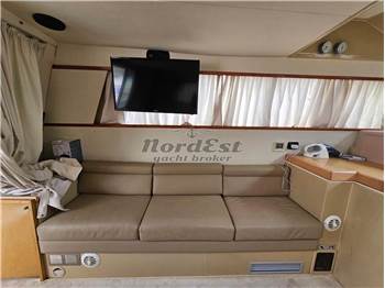 Ferretti 39
