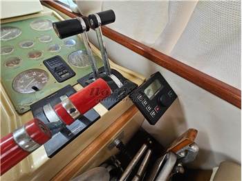 Ferretti 39