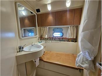 Ferretti 39