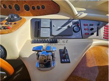 Azimut 62 Fly