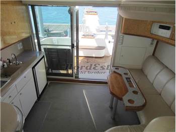 Sea Ray 400 Sedan Bridge