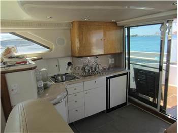 Sea Ray 400 Sedan Bridge