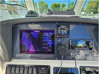 Boston Whaler 280 Outrage 28