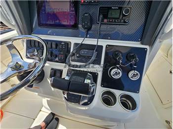Boston Whaler 280 Outrage 28