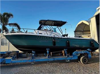 Pursuit Tiara 2800 Offshore