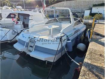 Pershing 33