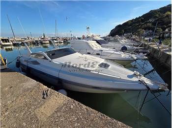 Pershing 33