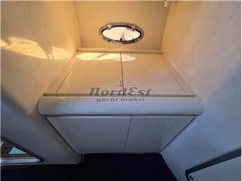 Pershing 33