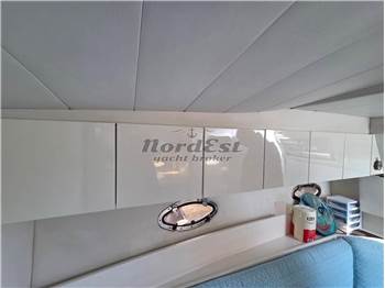 Pershing 33