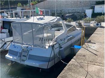 Pershing 33