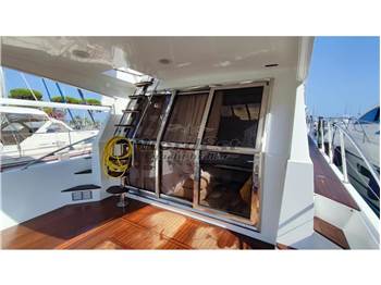 Asia Boat Builder Aquarius 55 Fly