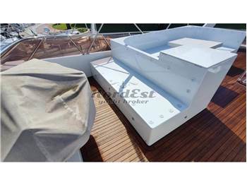 Asia Boat Builder Aquarius 55 Fly