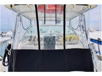 Pursuit Tiara 3070 (motori 2026)