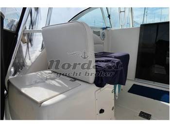 Pursuit Tiara 3070 (motori 2026)