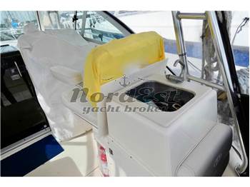 Pursuit Tiara 3070 (motori 2026)