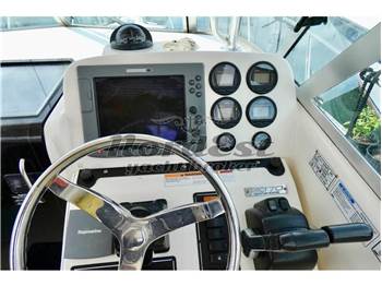 Pursuit Tiara 3070 (motori 2026)