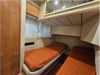 Ferretti 46