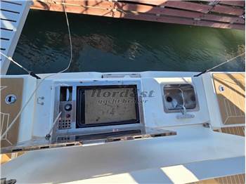 Dufour 470